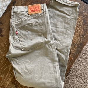 Levi 513 Khakis